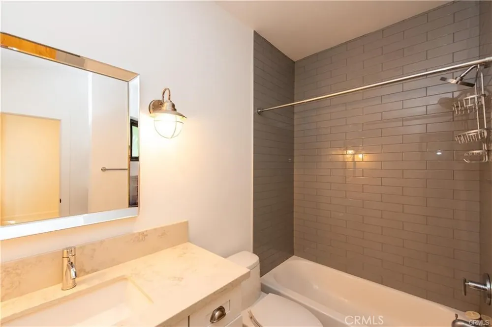 7900 Naylor Los Angeles, CA 90045