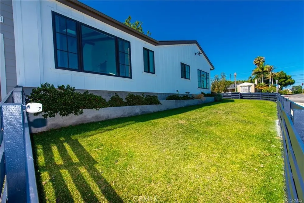 7900 Naylor Los Angeles, CA 90045