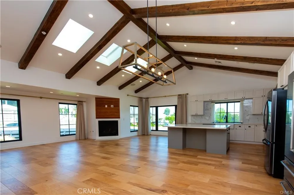 7900 Naylor Los Angeles, CA 90045