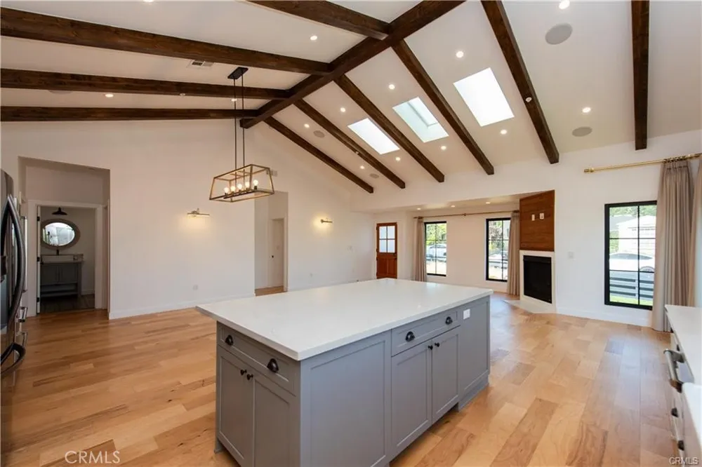 7900 Naylor Los Angeles, CA 90045