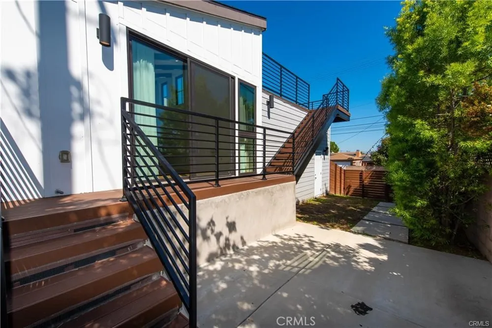 7900 Naylor Los Angeles, CA 90045