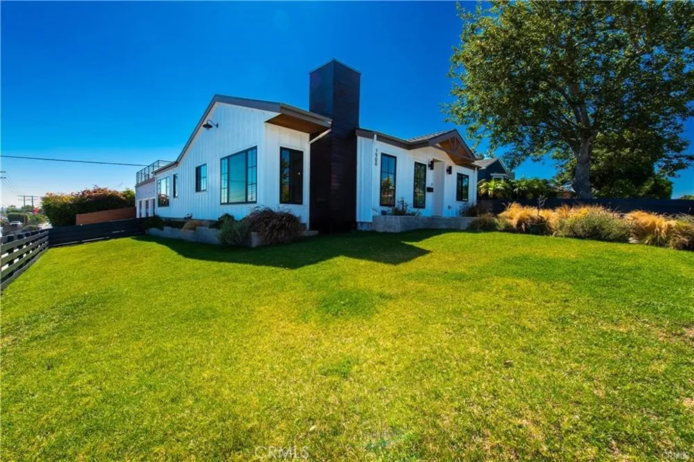 7900 Naylor Los Angeles, CA 90045