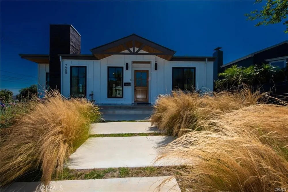 7900 Naylor Los Angeles, CA 90045