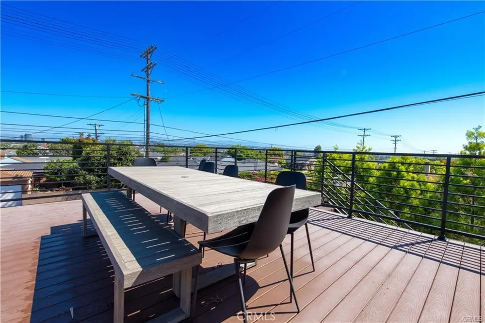 7900 Naylor Los Angeles, CA 90045