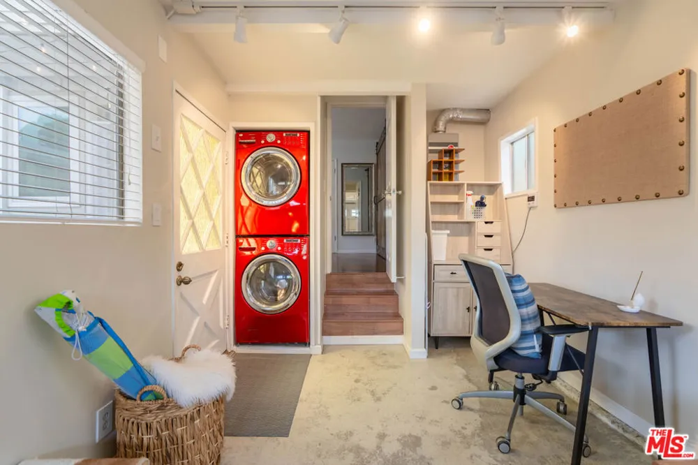 851 Oxford Avenue Marina del Rey, CA 90292