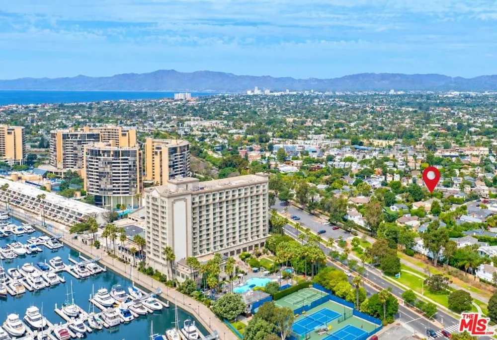 851 Oxford Avenue Marina del Rey, CA 90292