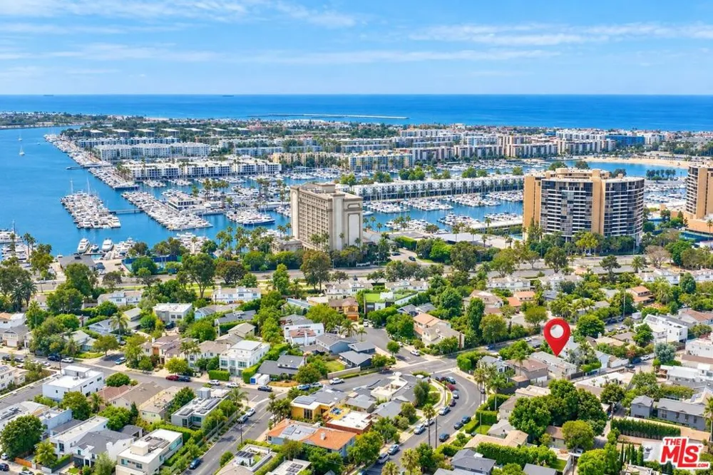 851 Oxford Avenue Marina del Rey, CA 90292