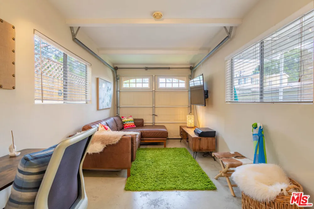 851 Oxford Avenue Marina del Rey, CA 90292