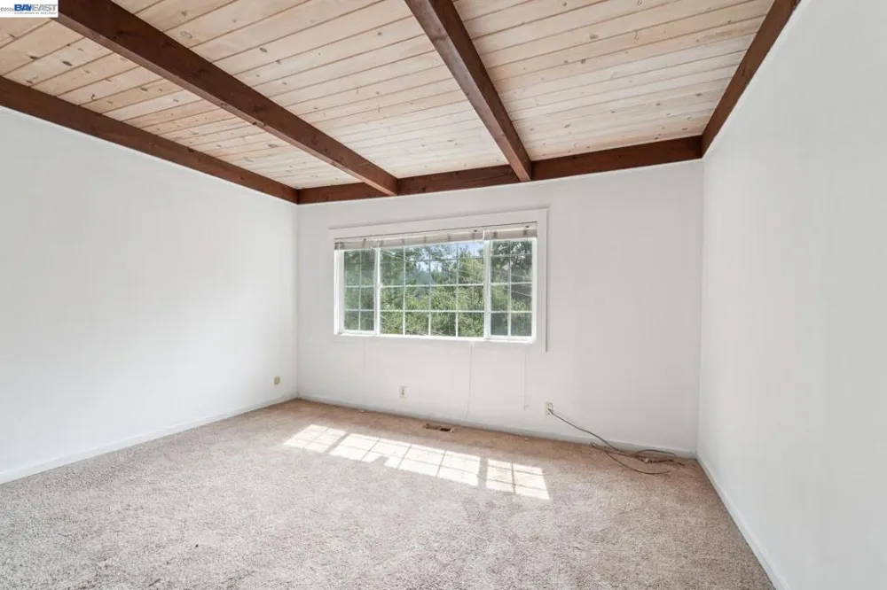 6151 Valley View Rd Oakland, CA 94611