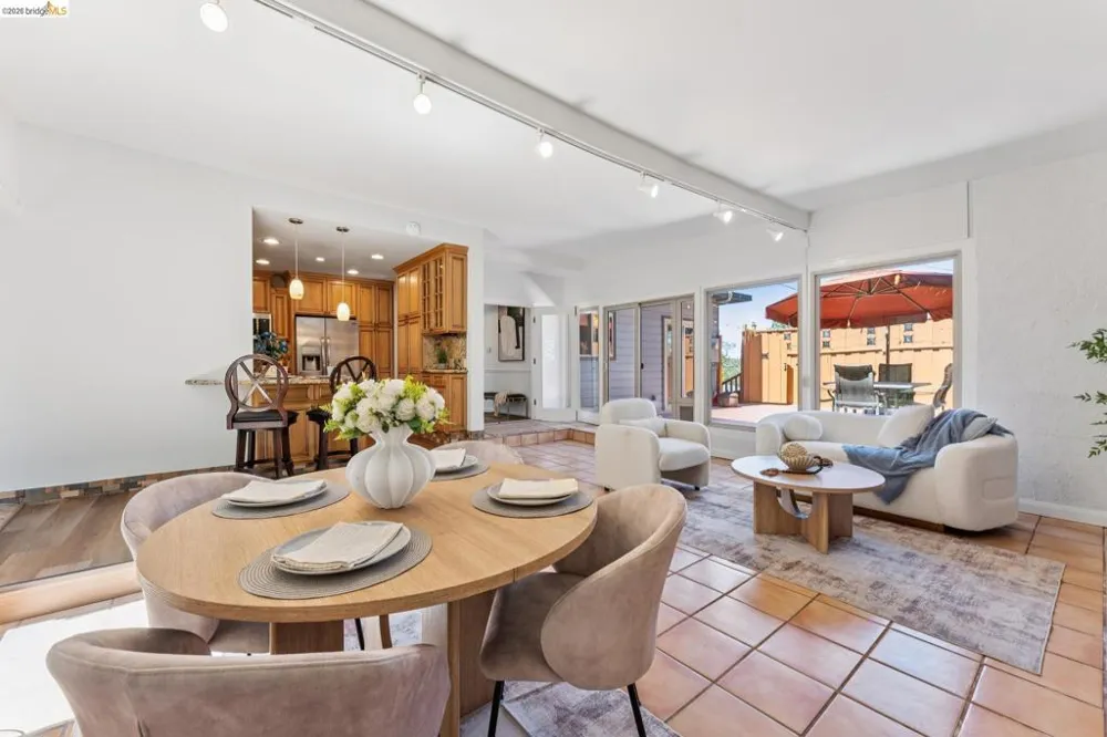 7 Knickerbocker Lane Orinda, CA 94563