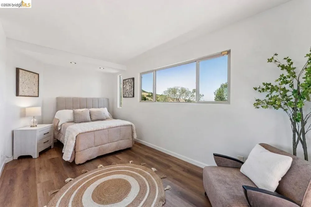 7 Knickerbocker Lane Orinda, CA 94563