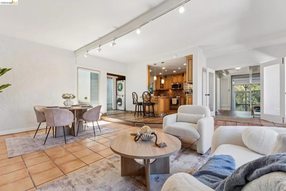 7 Knickerbocker Lane Orinda, CA 94563