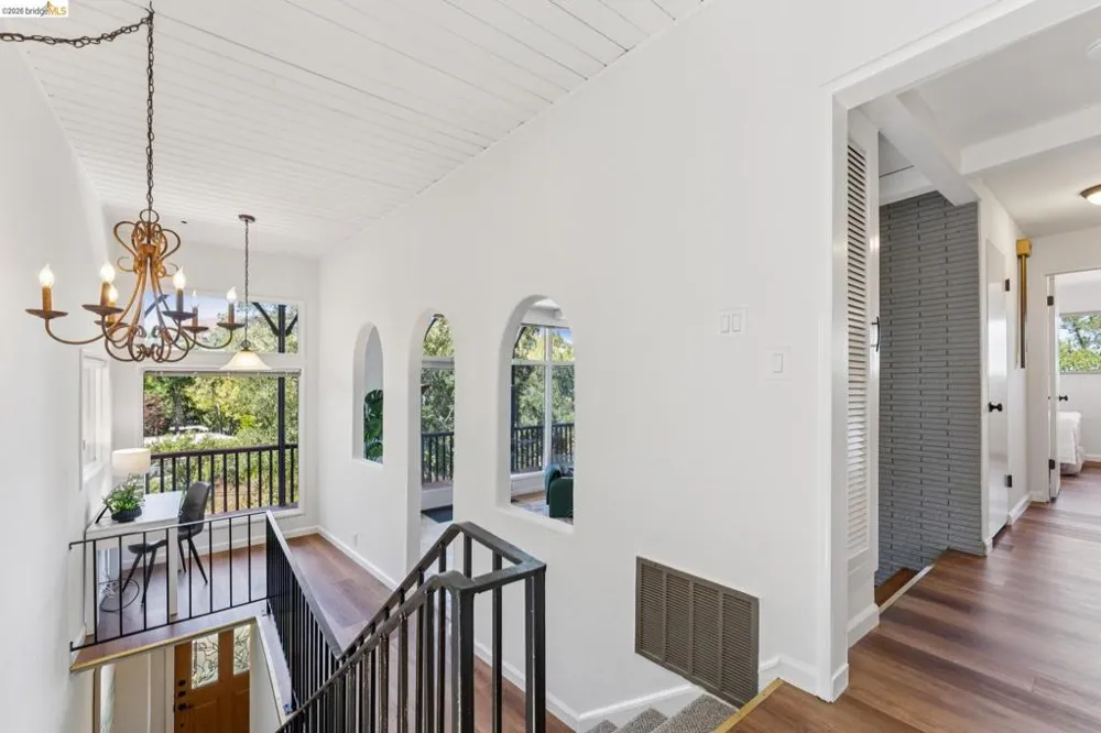 7 Knickerbocker Lane Orinda, CA 94563