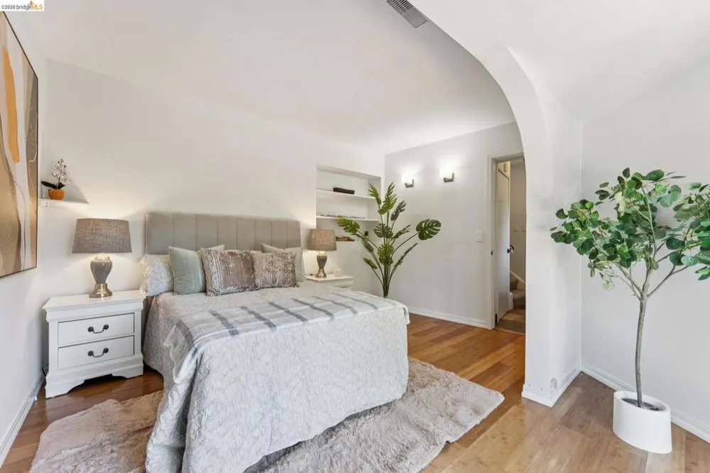 7 Knickerbocker Lane Orinda, CA 94563
