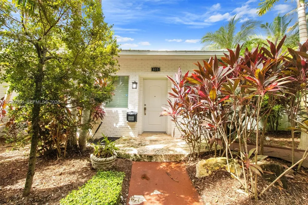 615 Santurce Ave Coral Gables, FL 33143