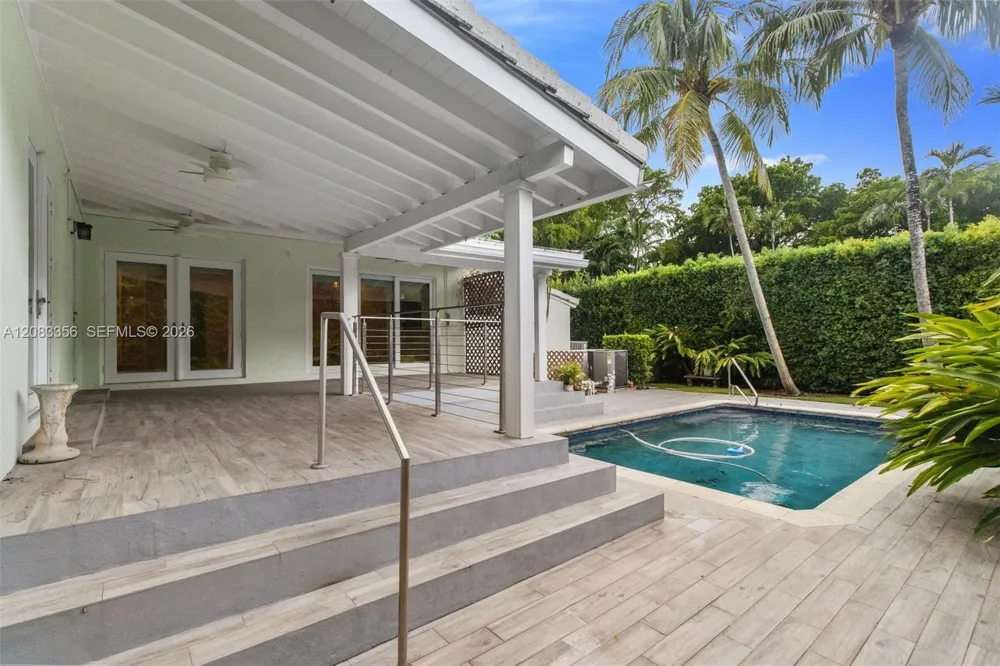 615 Santurce Ave Coral Gables, FL 33143