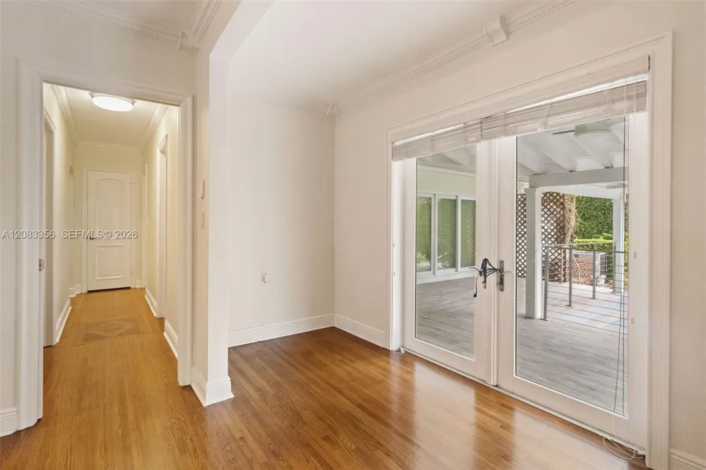 615 Santurce Ave Coral Gables, FL 33143