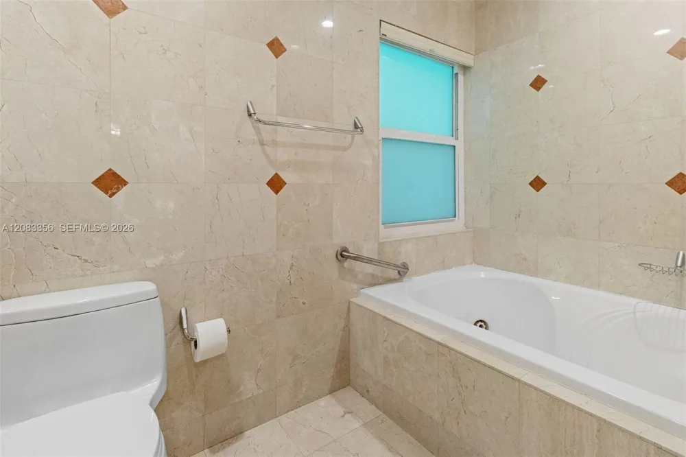615 Santurce Ave Coral Gables, FL 33143