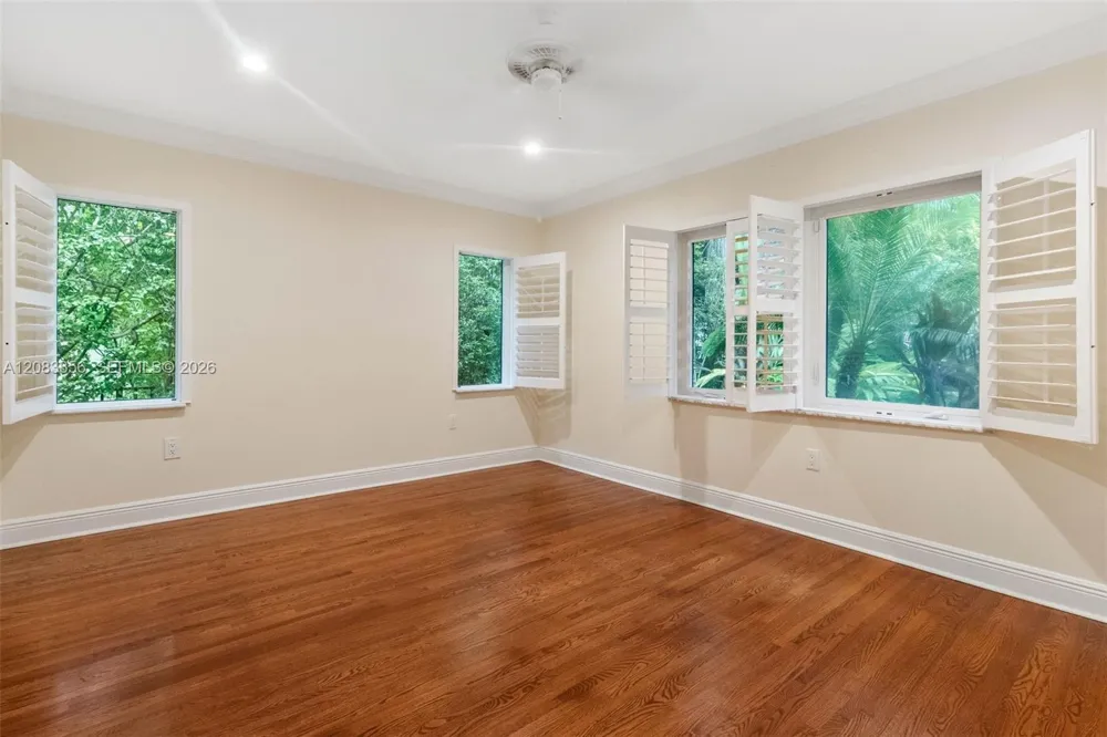 615 Santurce Ave Coral Gables, FL 33143