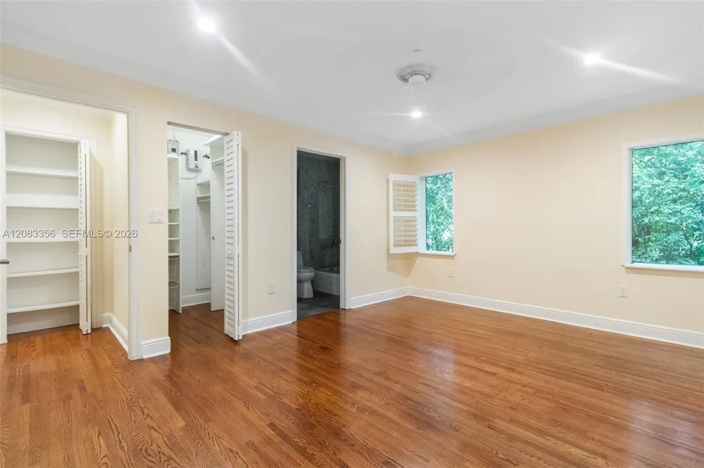 615 Santurce Ave Coral Gables, FL 33143