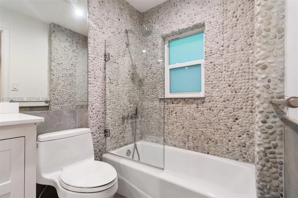 615 Santurce Ave Coral Gables, FL 33143