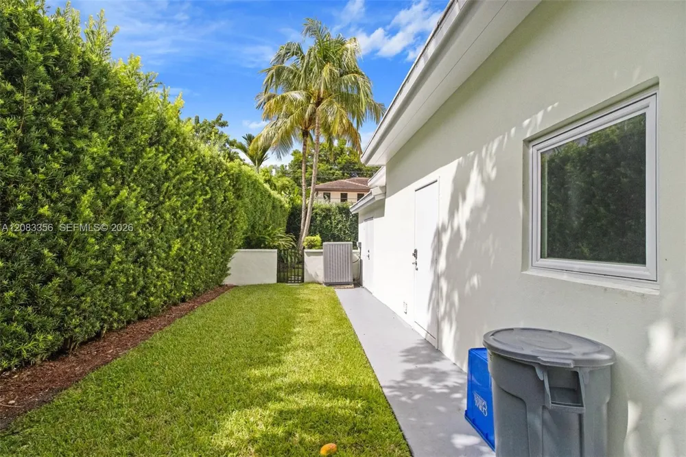615 Santurce Ave Coral Gables, FL 33143