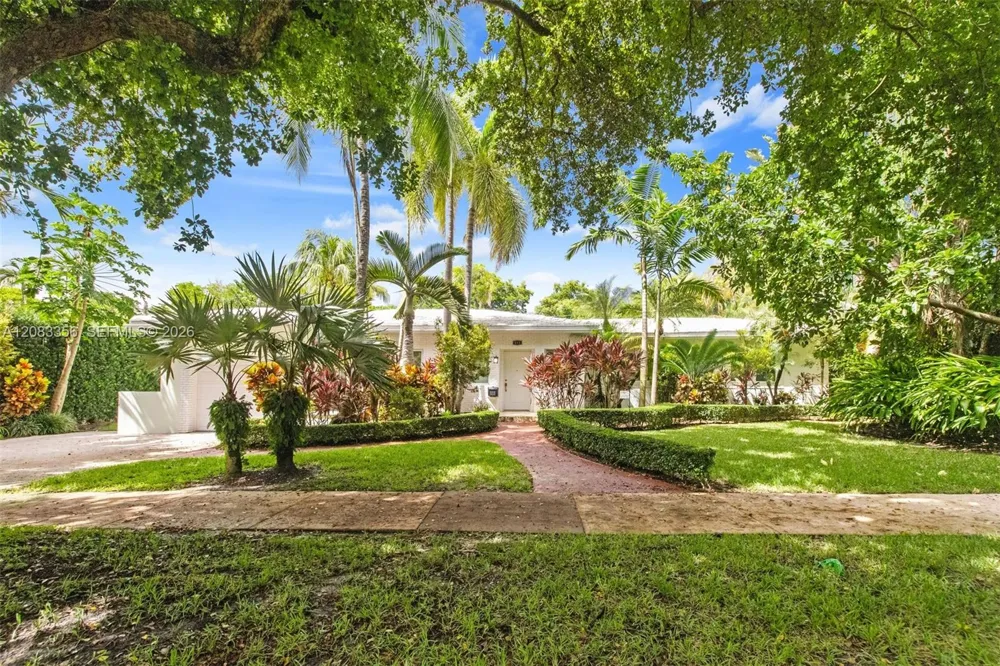 615 Santurce Ave Coral Gables, FL 33143