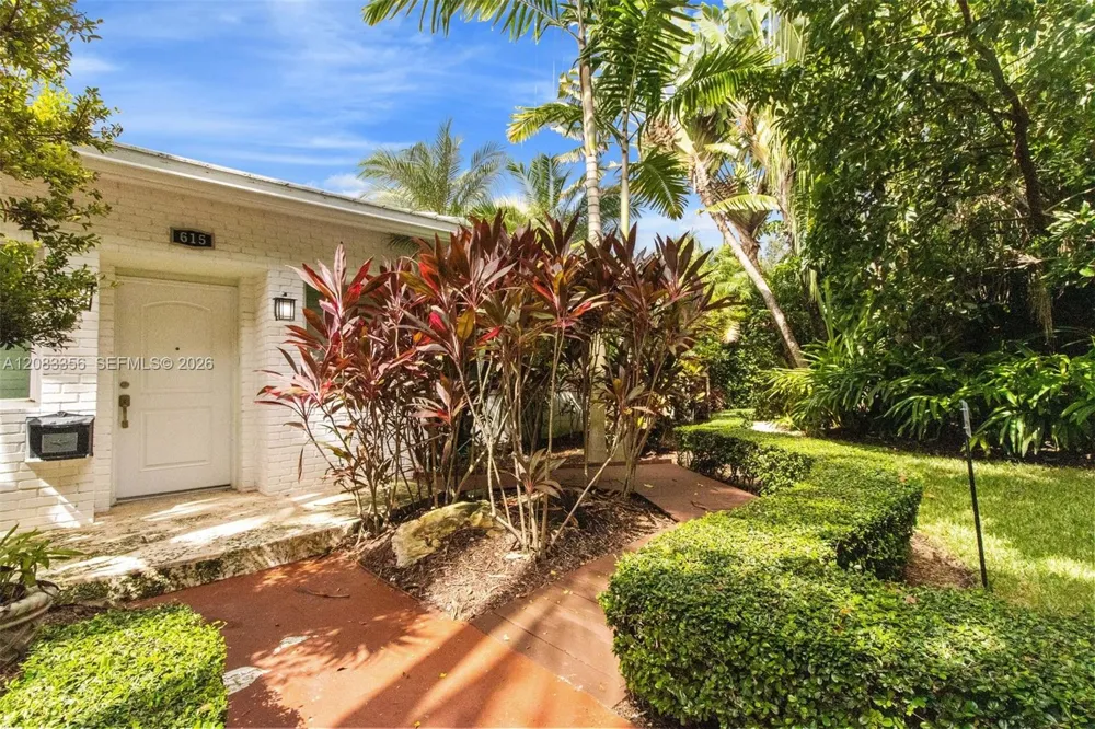 615 Santurce Ave Coral Gables, FL 33143