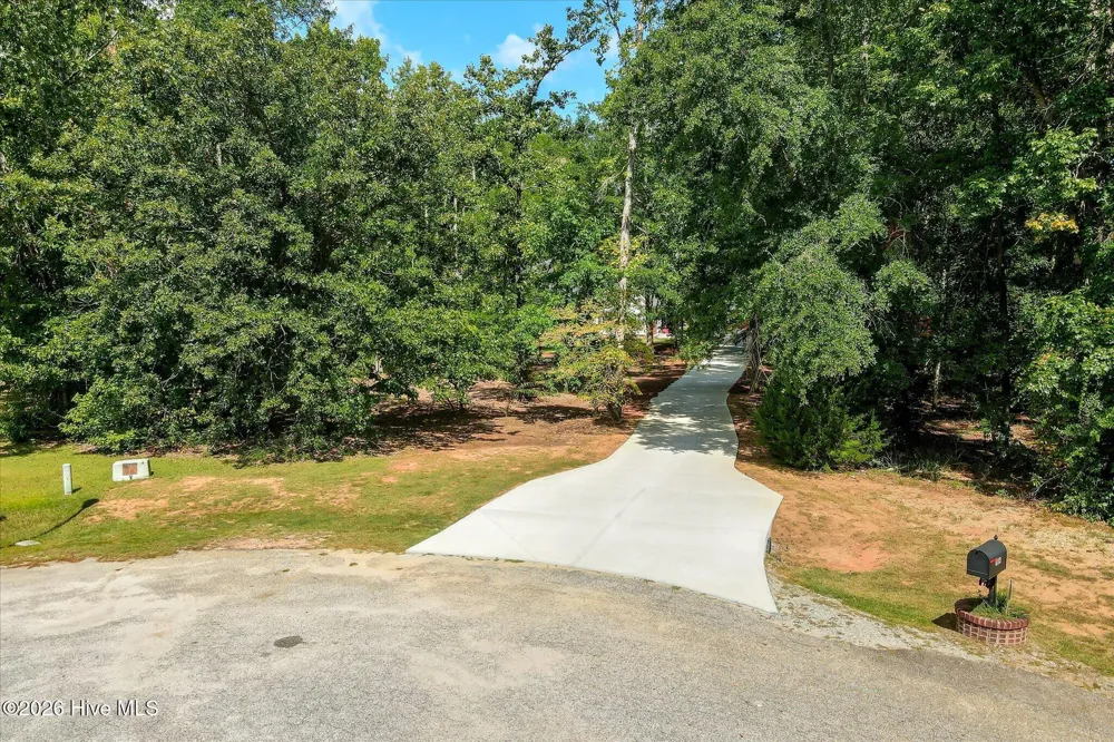1654 NE Cedar Creek Drive Thomson, GA 30824