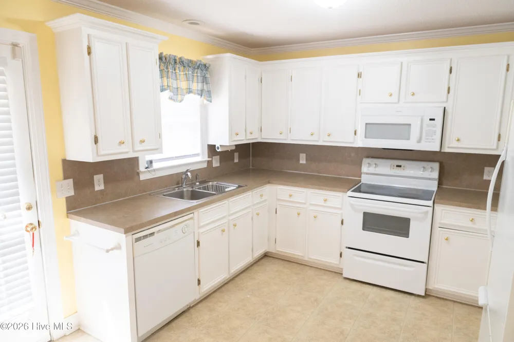 3870 Countryaire Drive Ayden, NC 28513