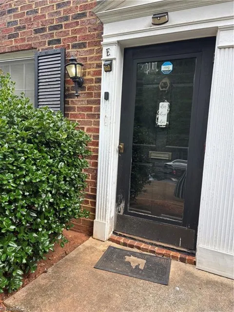 2811 Bleeker Square #E