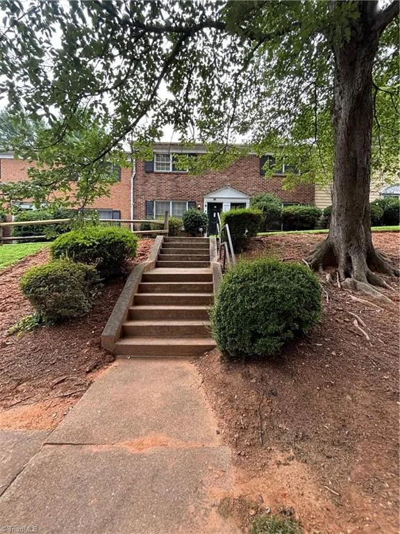 2811 Bleeker Square #E Winston-Salem, NC 27106