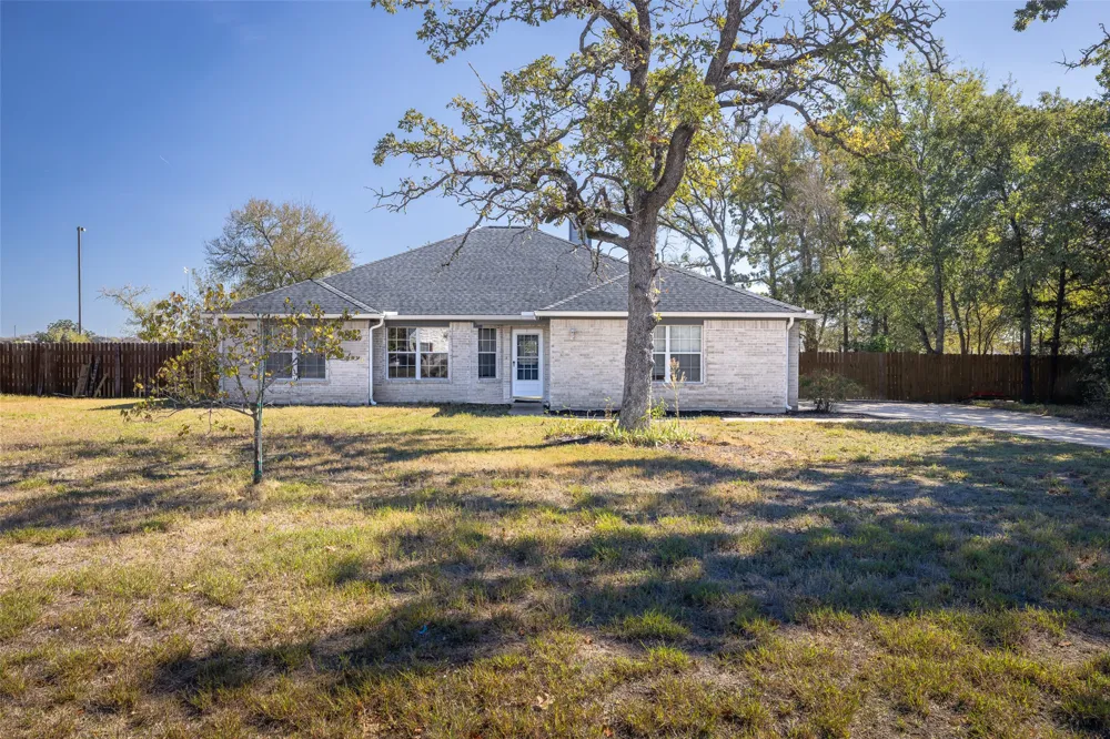 129 Wamel Way Cedar Creek, TX 78612