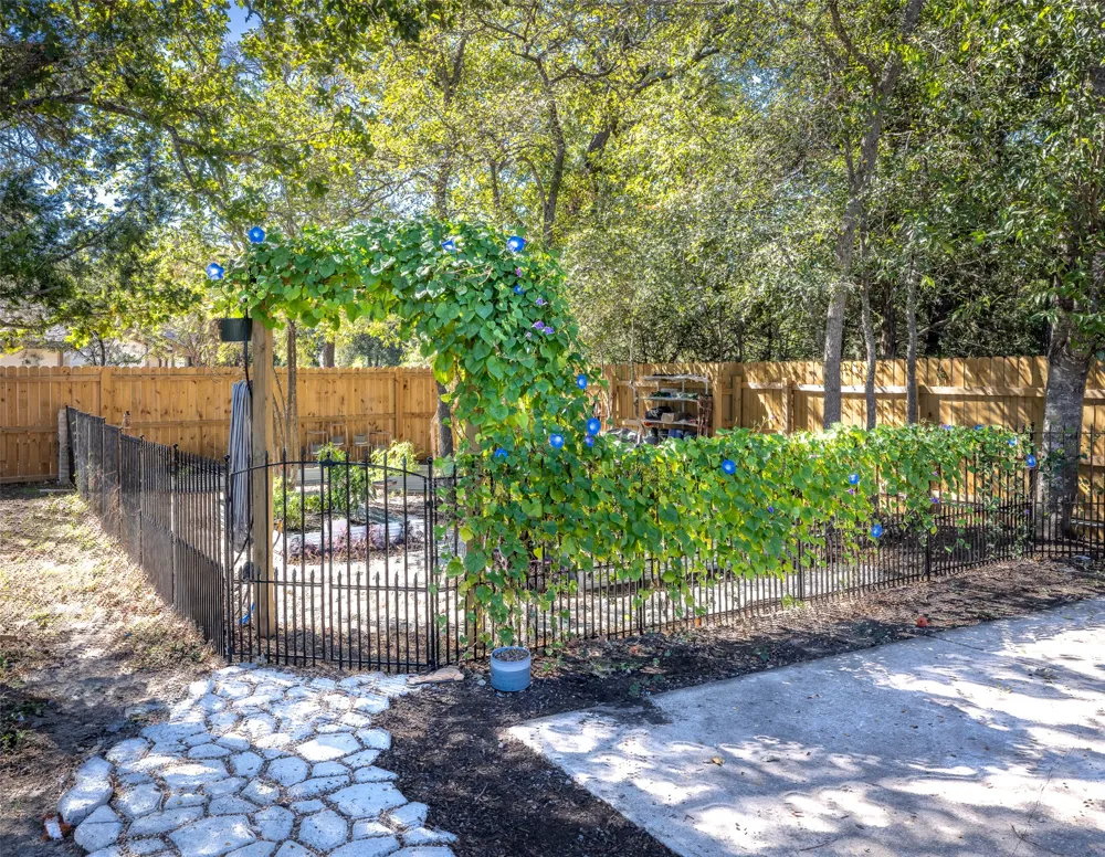 129 Wamel Way Cedar Creek, TX 78612