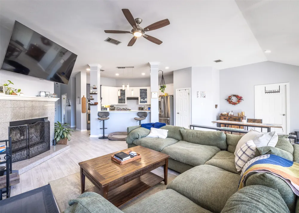129 Wamel Way Cedar Creek, TX 78612