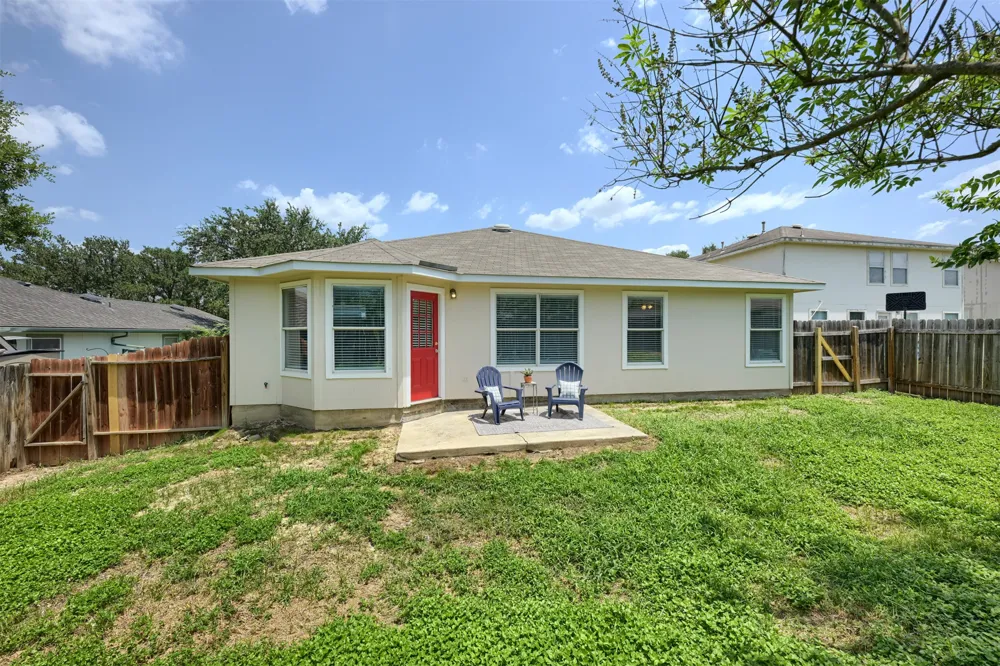 208 Buttercup Way Kyle, TX 78640