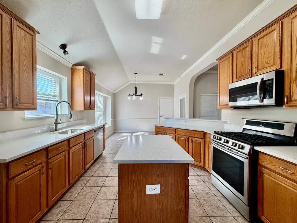 4611 Harvest Lane Sachse, TX 75048