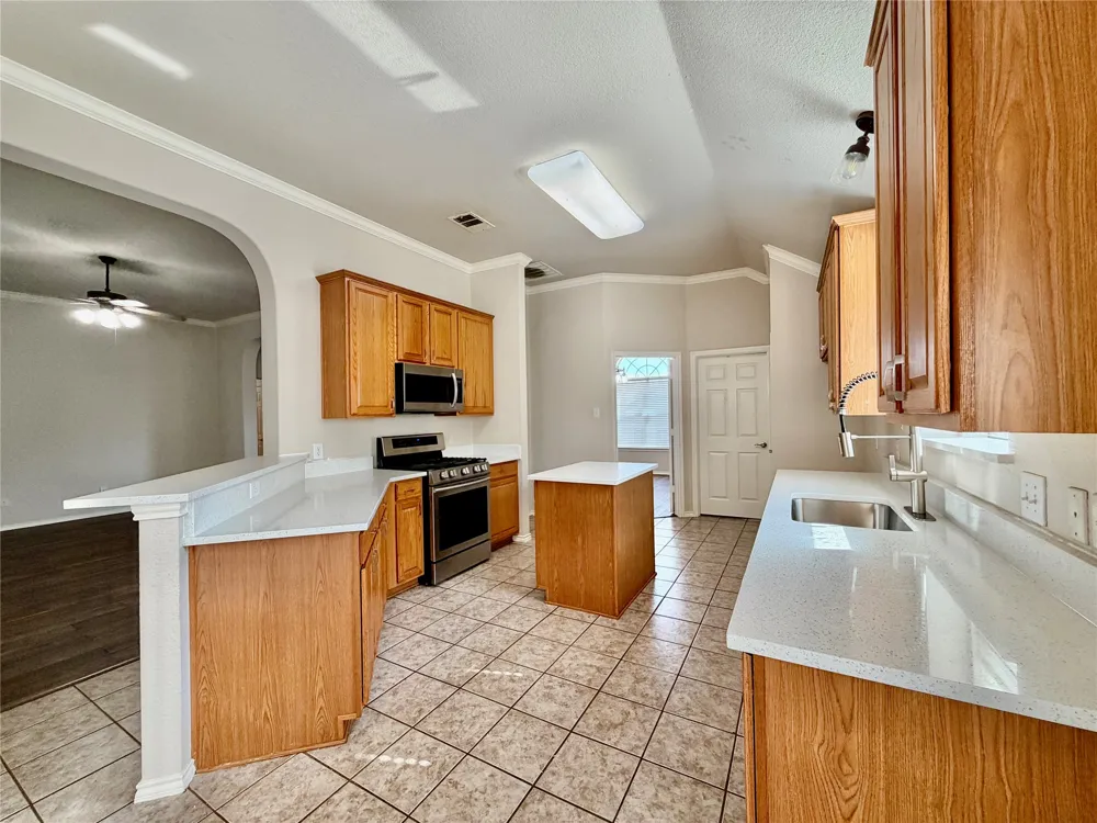 4611 Harvest Lane Sachse, TX 75048