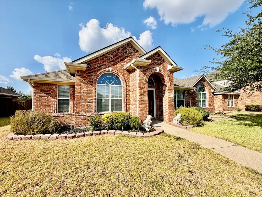 4611 Harvest Lane Sachse, TX 75048