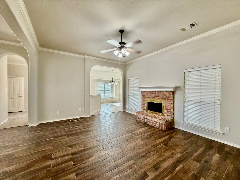 4611 Harvest Lane Sachse, TX 75048