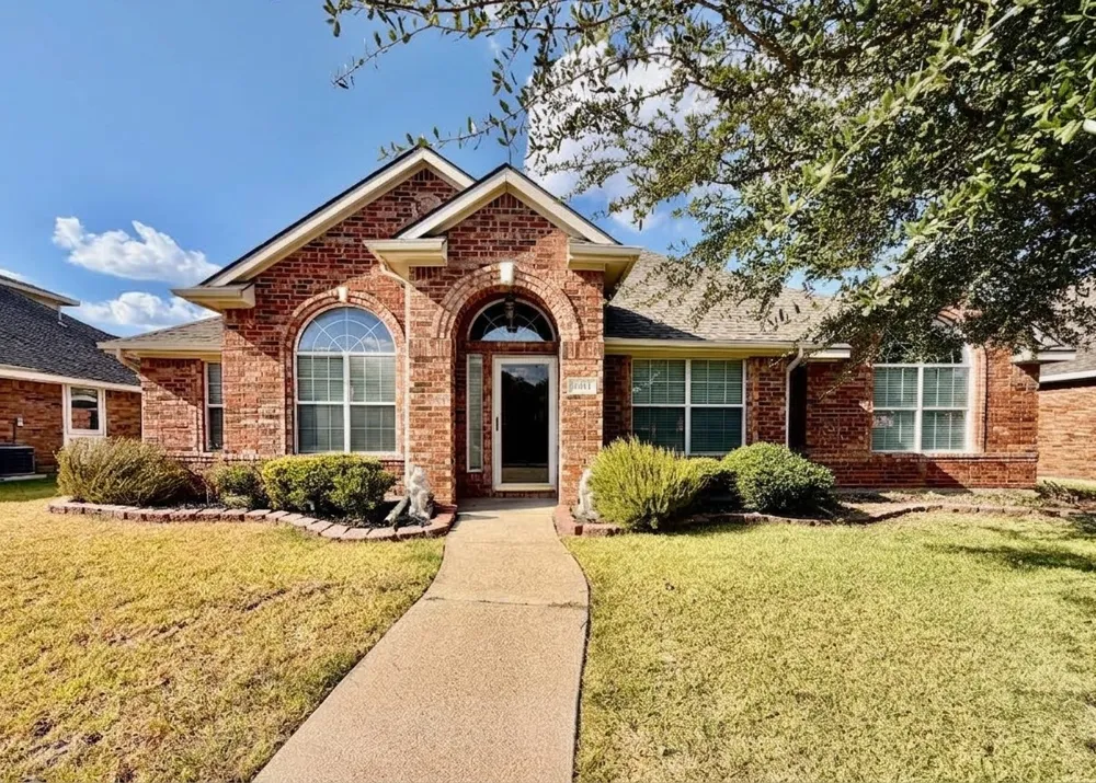 4611 Harvest Lane Sachse, TX 75048