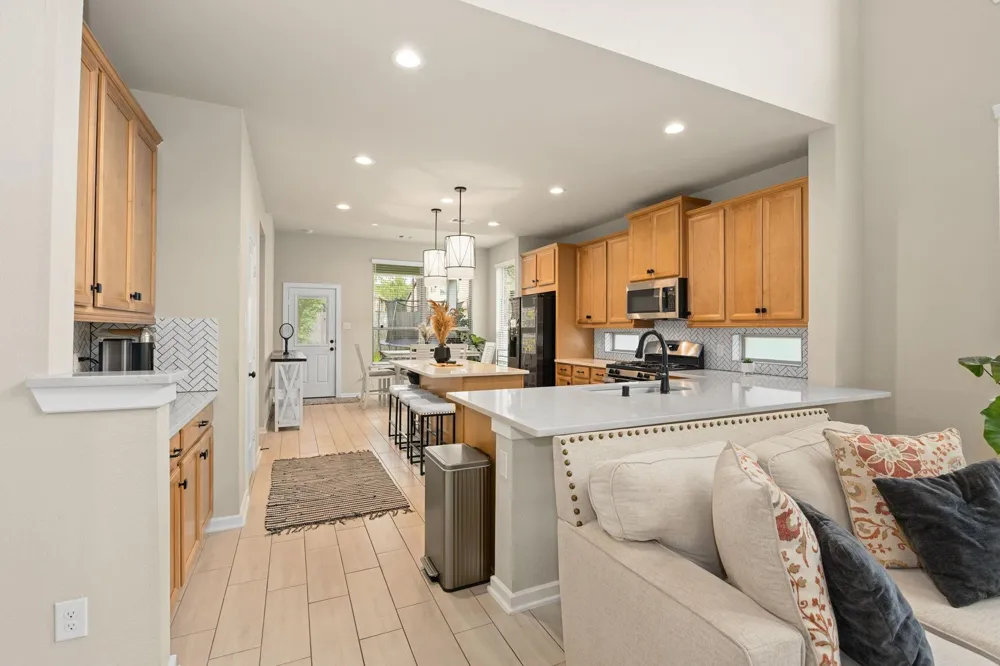 318 Cascade Heights Drive Montgomery, TX 77316