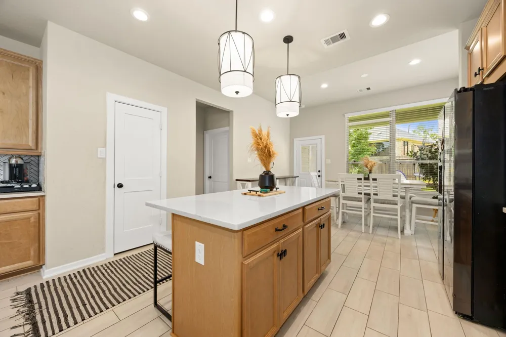 318 Cascade Heights Drive Montgomery, TX 77316