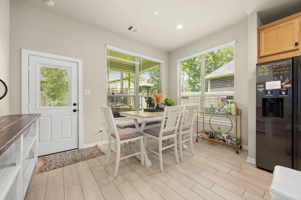 318 Cascade Heights Drive Montgomery, TX 77316
