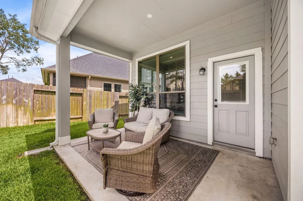 318 Cascade Heights Drive Montgomery, TX 77316