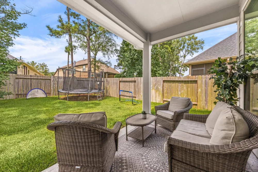 318 Cascade Heights Drive Montgomery, TX 77316