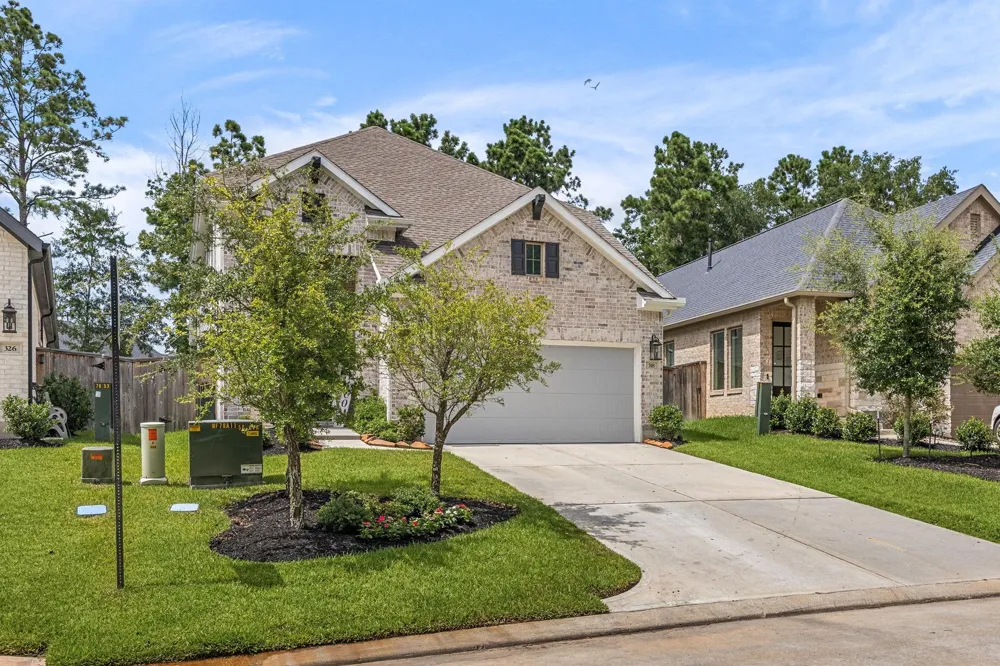 318 Cascade Heights Drive Montgomery, TX 77316