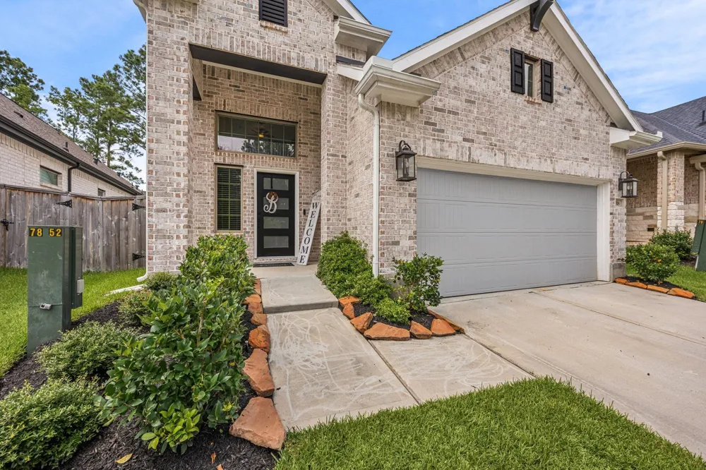 318 Cascade Heights Drive Montgomery, TX 77316