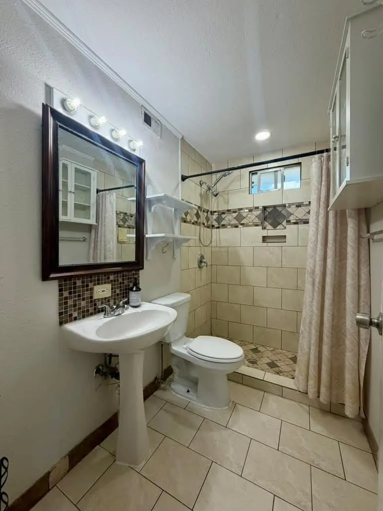 5006 Libbey Lane Houston, TX 77092