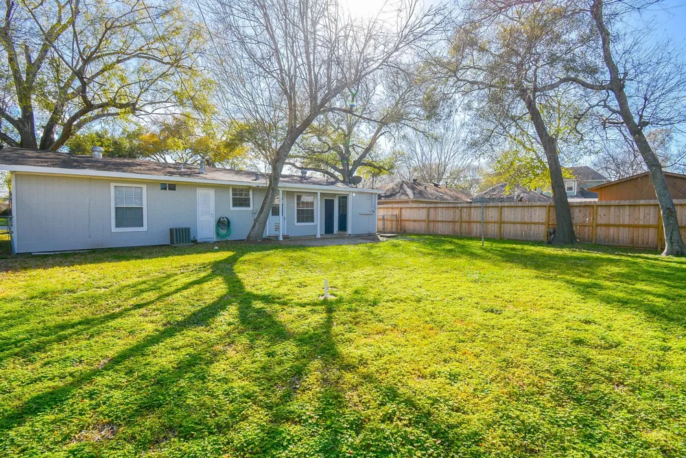 5006 Libbey Lane Houston, TX 77092